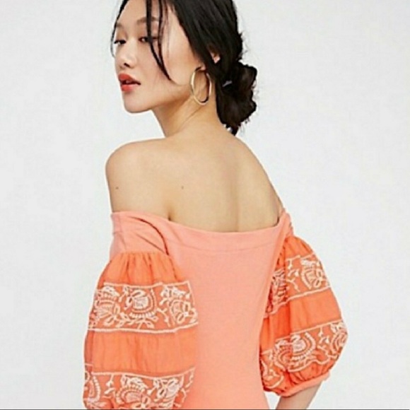 ✨HP✨Free People Rock With It Off Orange Shoulder Top L - Picture 3 of 9